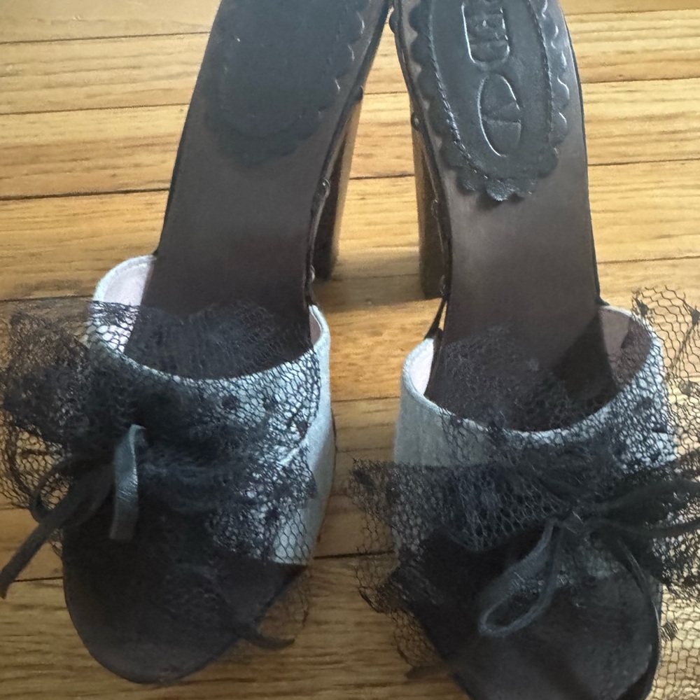 RED Valentino Elegant Black Lace Heels Size 37 US 7 - Picture 3 of 7